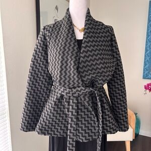 Warm chevron pattern short trench coat
